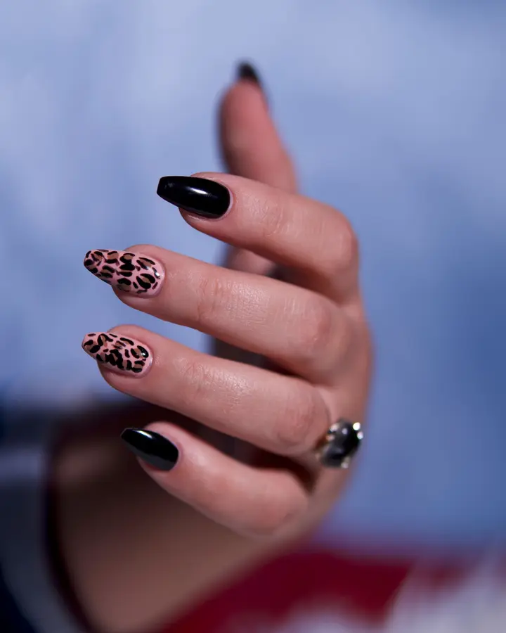 Gel nail art