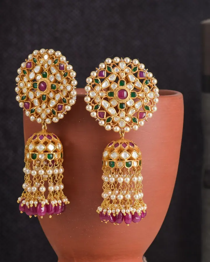 Kundan jhumka