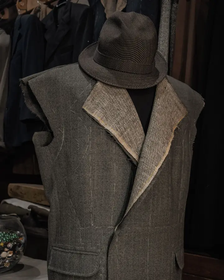 Full-canvas suit