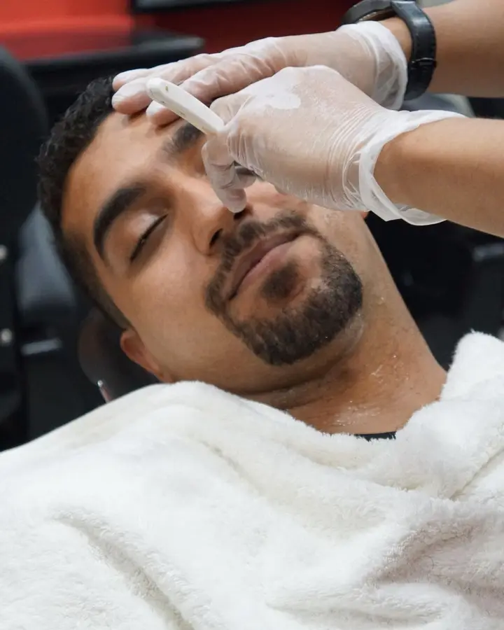 De-tan face clean-up