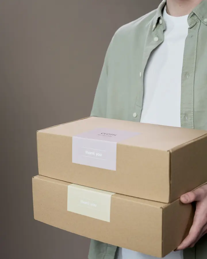 Courier shipper