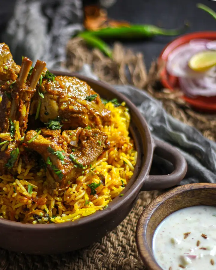 Kacchi gosht biryani