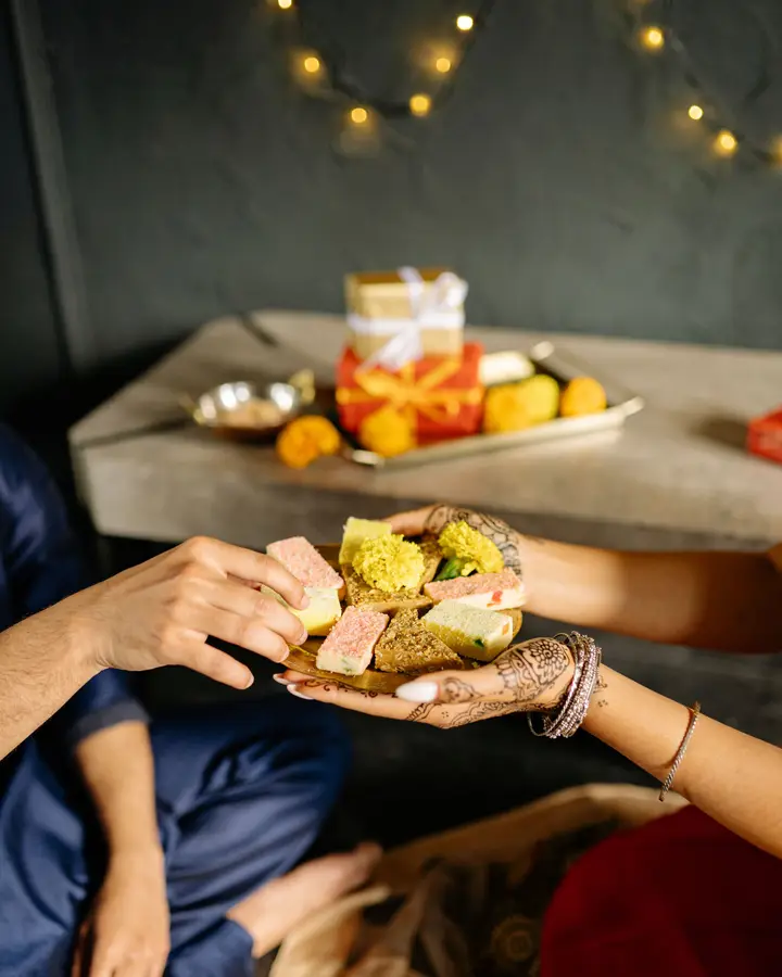 Ghee and gur festive box