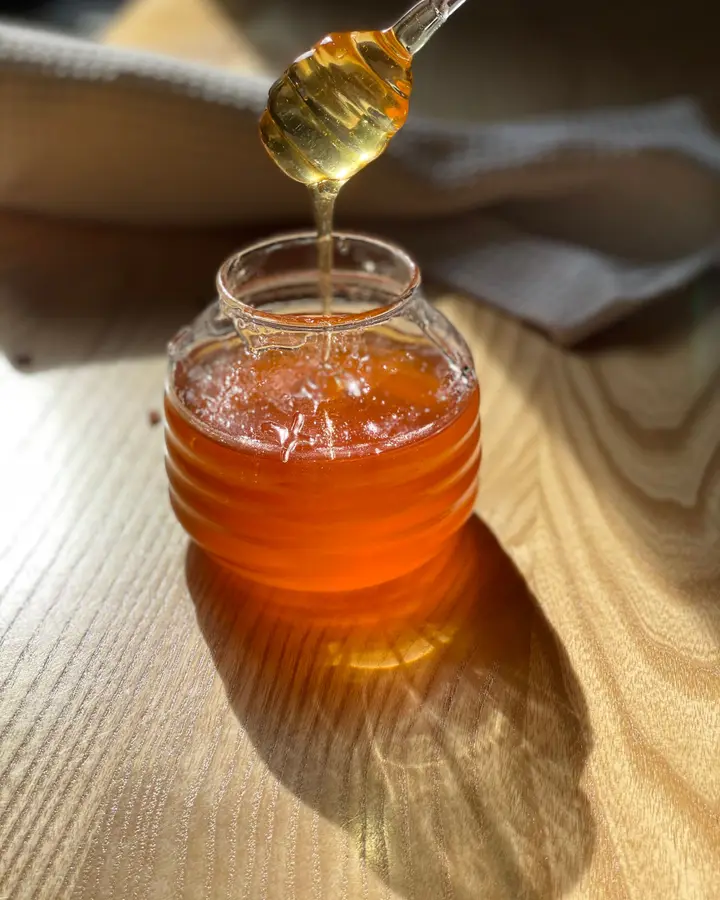 Rubber blossom honey