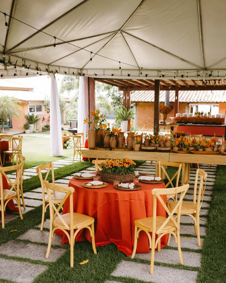 Tables, chairs and linen