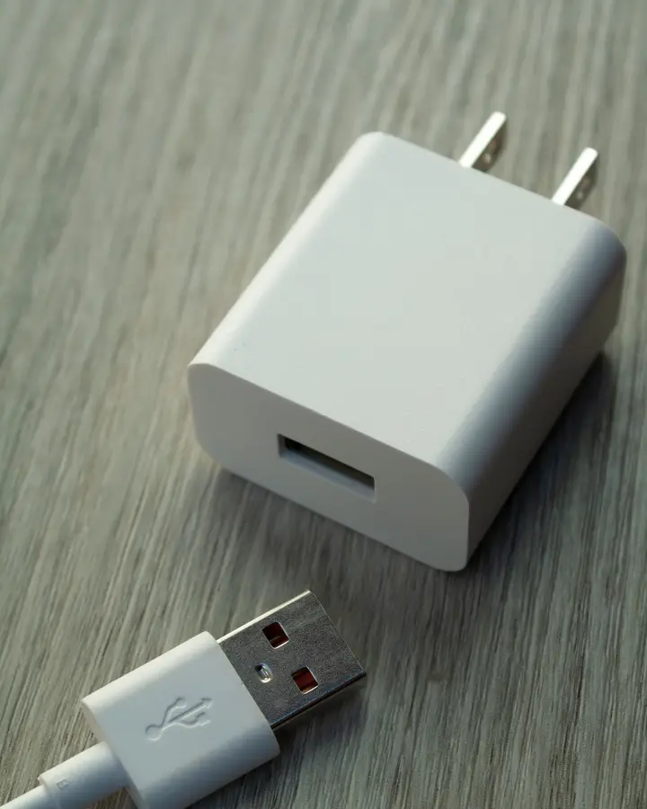 20 W charger and cable