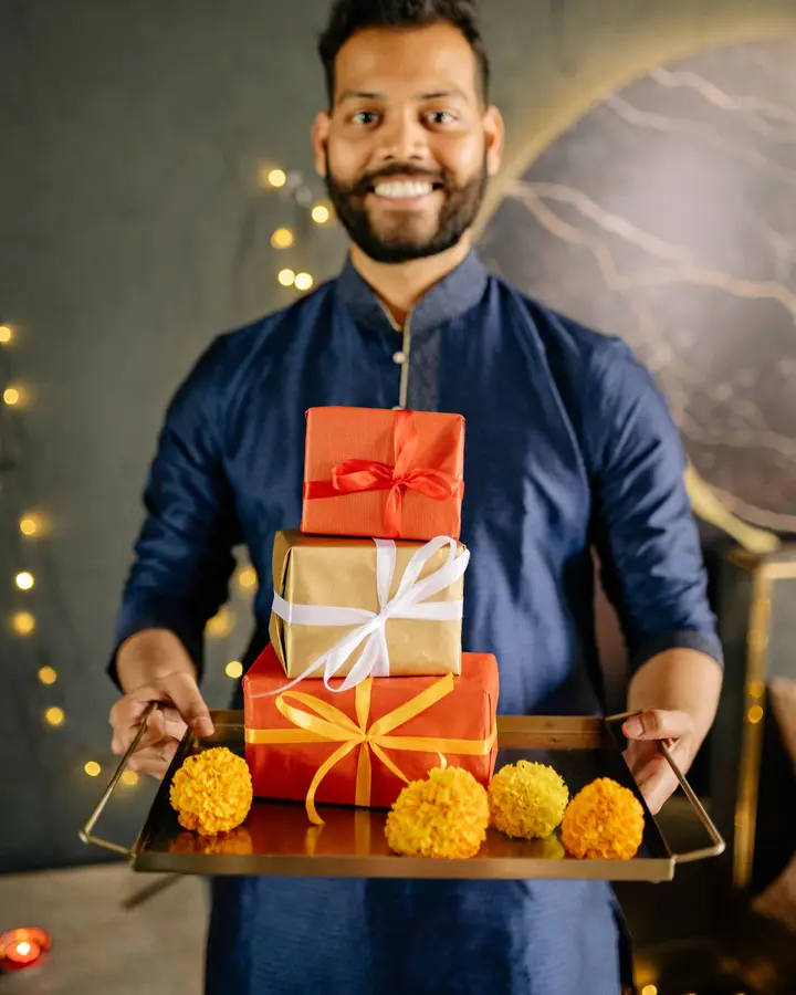Nawabi gift box, 30 items