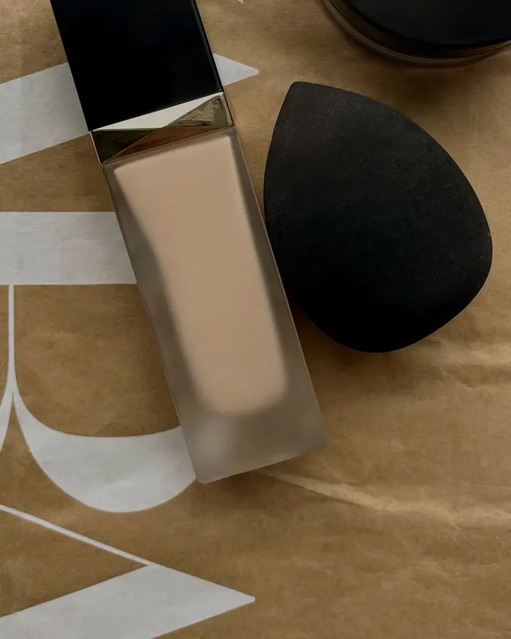 Lightweight skin tint