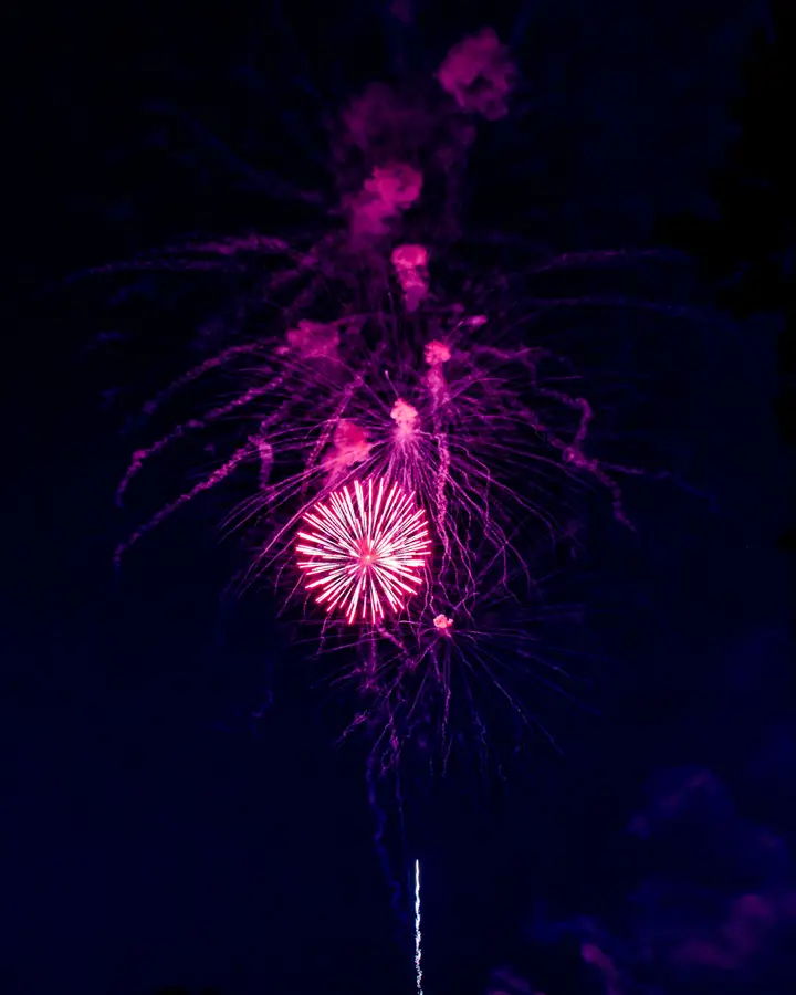 Pink crackling aerial