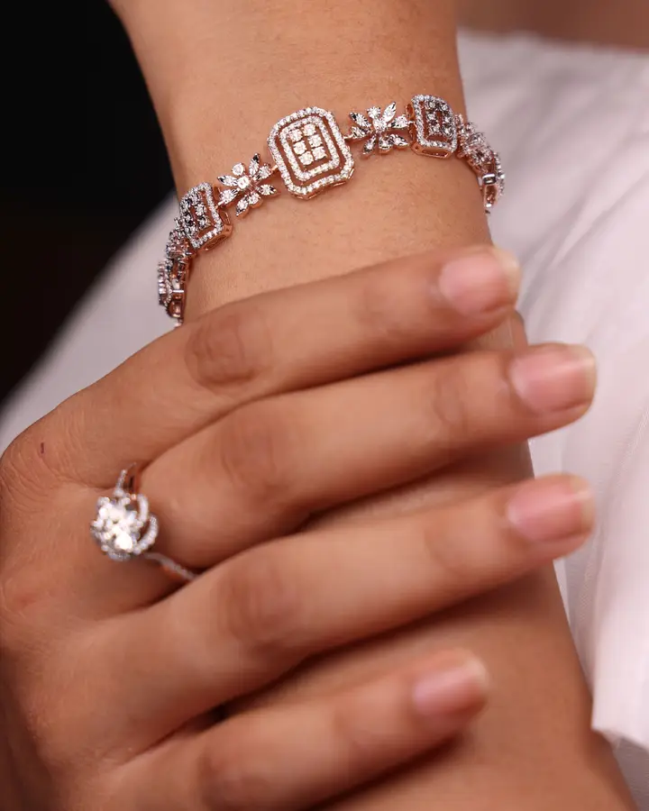 Diamond link bracelet