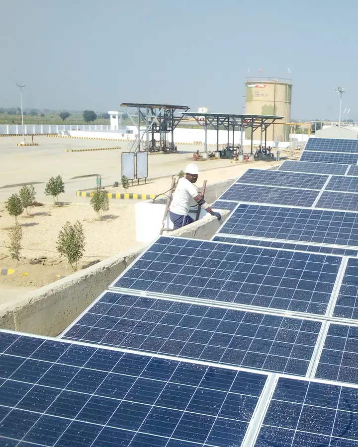 Commercial rooftop, 50 kW+